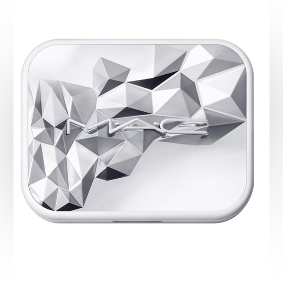 MAC Limited Edition-Snowbody’s Business Eye Shadow Palette X 12, New in Box - Picture 2 of 10